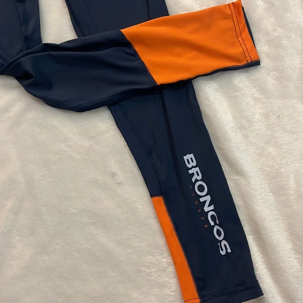 NWOT Kid’s Denver Broncos leggings XL